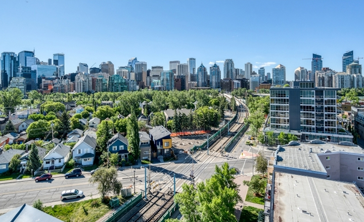 Moving to Calgary (Pros & Cons)