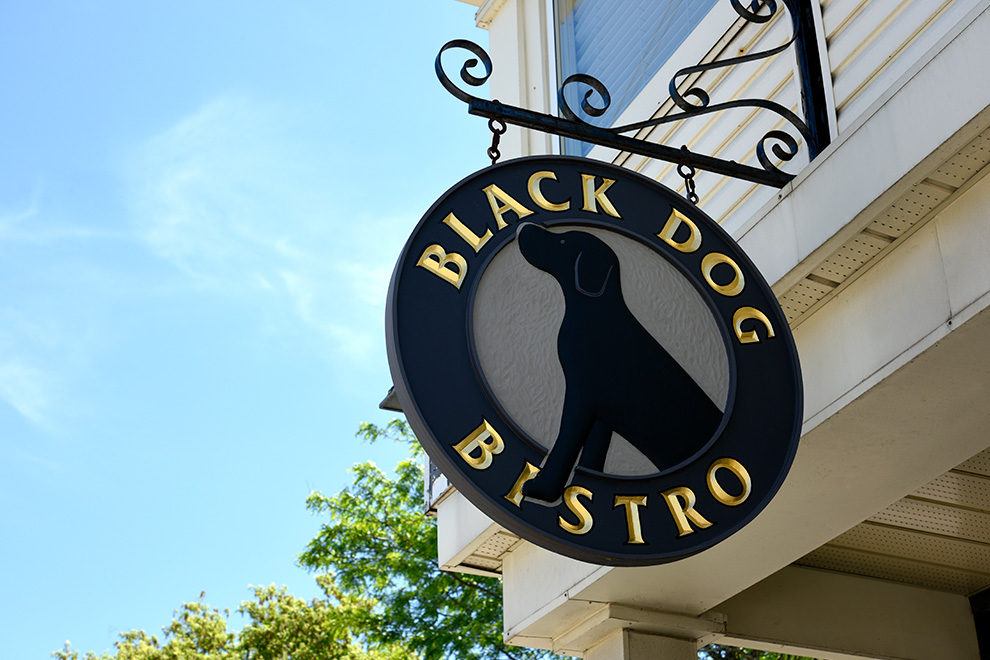 Black Dog Bistro sign in Manotick - located near Mahogany a community by Minto Communities