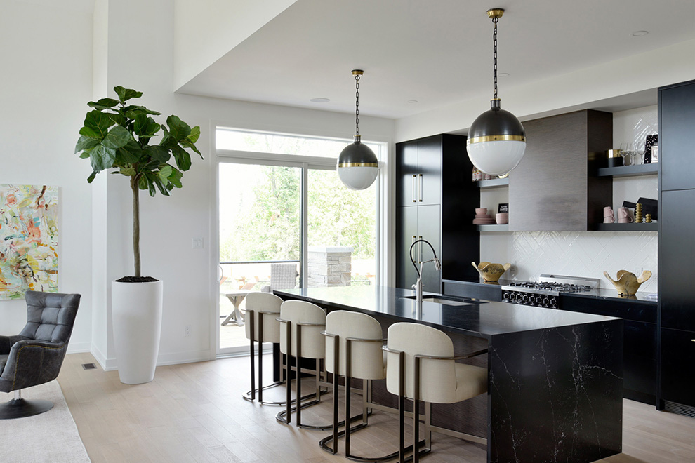 The Cheo Home - Single Family Home - Kitchen and breakfast bar - built by Minto Communities