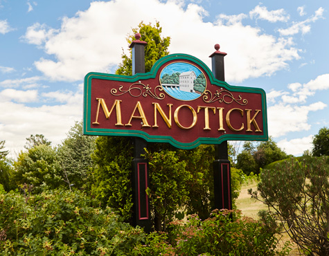 Manotick city sign. Spend a day exploring Manotick.