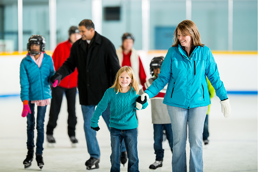 Family skating in Manotick