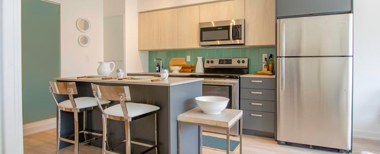 Open-concept kitchen at 1235 Marlborough in Oakville, Ontario (CNW Group/The Minto Group)