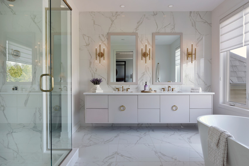 White marble in a bathroom en-suite 