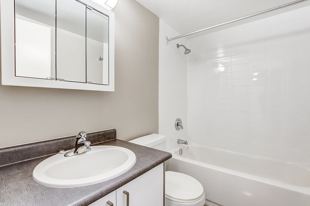 Upper Canada Drive Yonge & Sheppard North York Apartments Minto