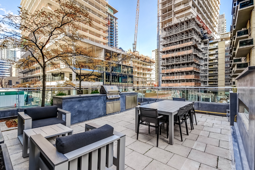 The ROE Apartments Yonge & Eglinton Boutique Rentals Minto Apartments