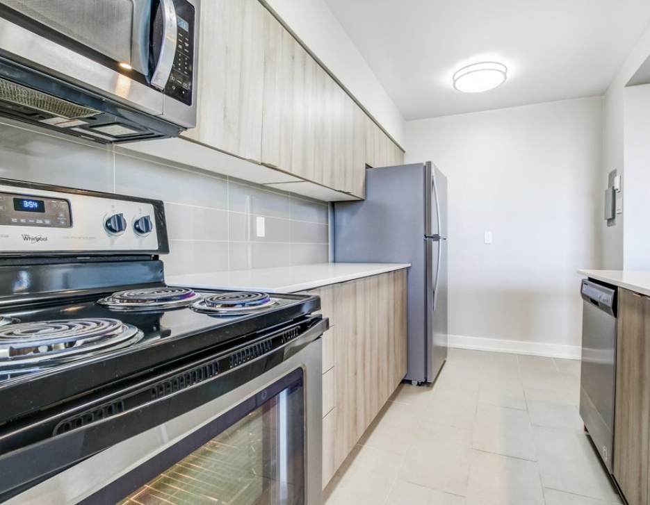 The Towers at York Mills & Leslie - Two Bedroom Suites 3