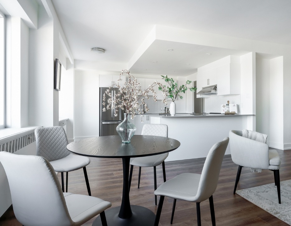 Le 4300 - 3 1/2 (1 Bedroom) 2