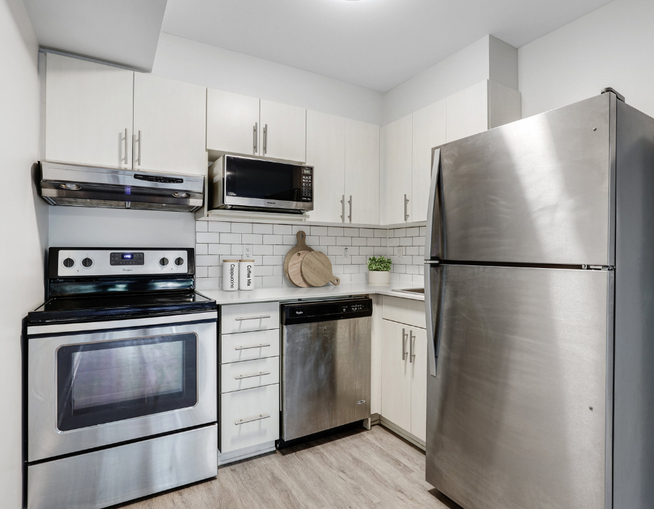Navaho Walk-ups - Two Bedroom Suites Renovated 2