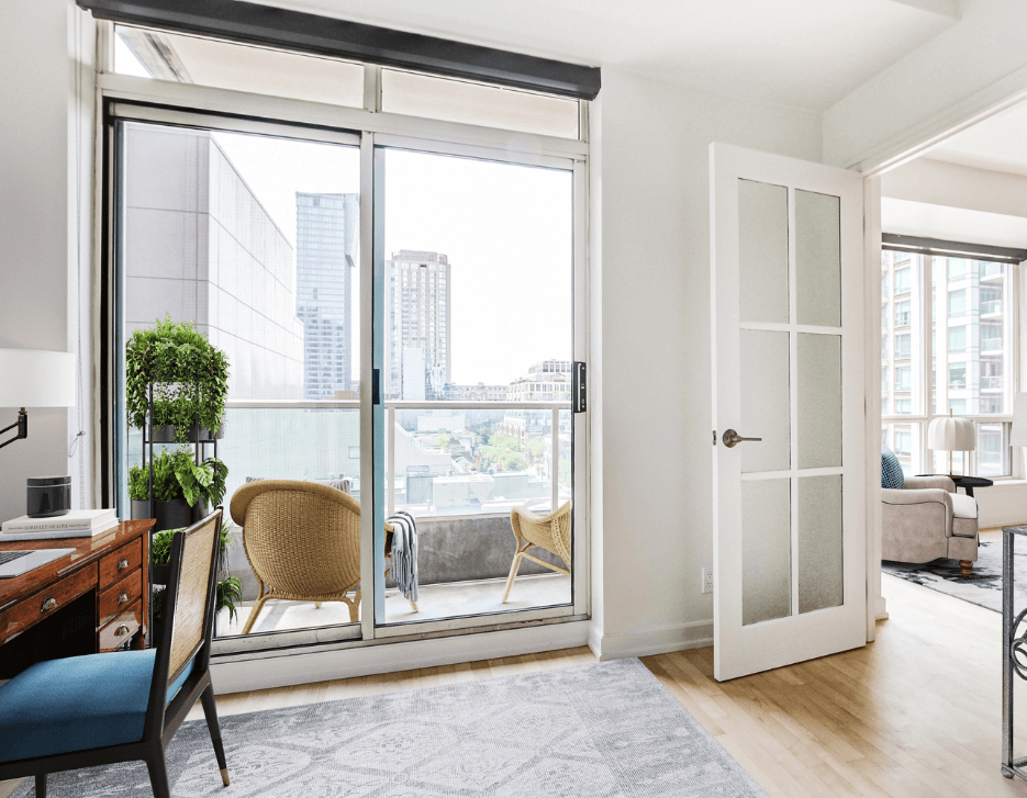 Minto Yorkville - One Bedroom Plus Den 2