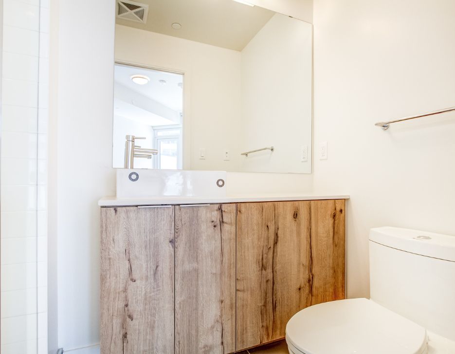 39 Niagara - Studio Suites 4