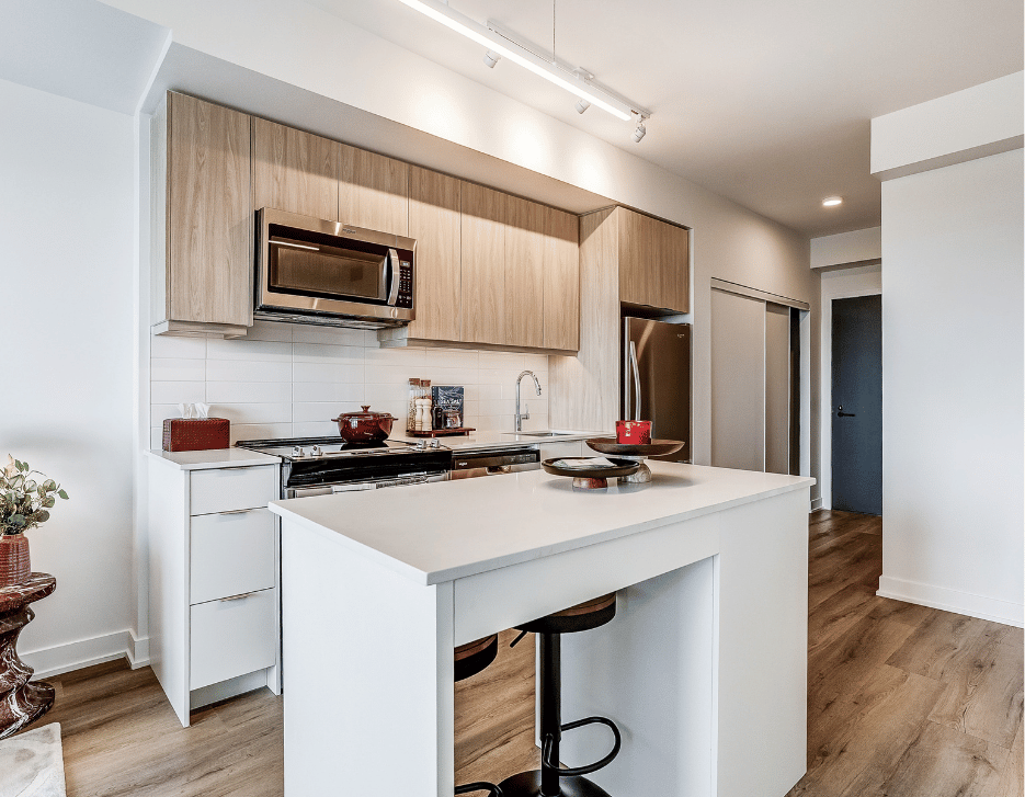 610 Martin Grove - One Bedroom Suites 5