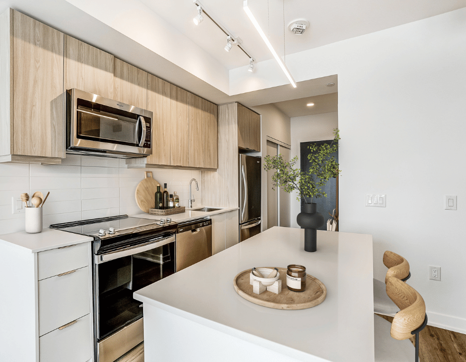 610 Martin Grove - One Bedroom Plus Den 3