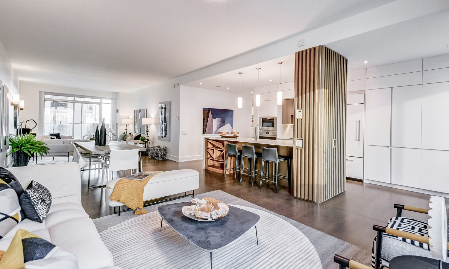 Penthouse suite at Minto Yorkville. Rent with Minto Apartments.